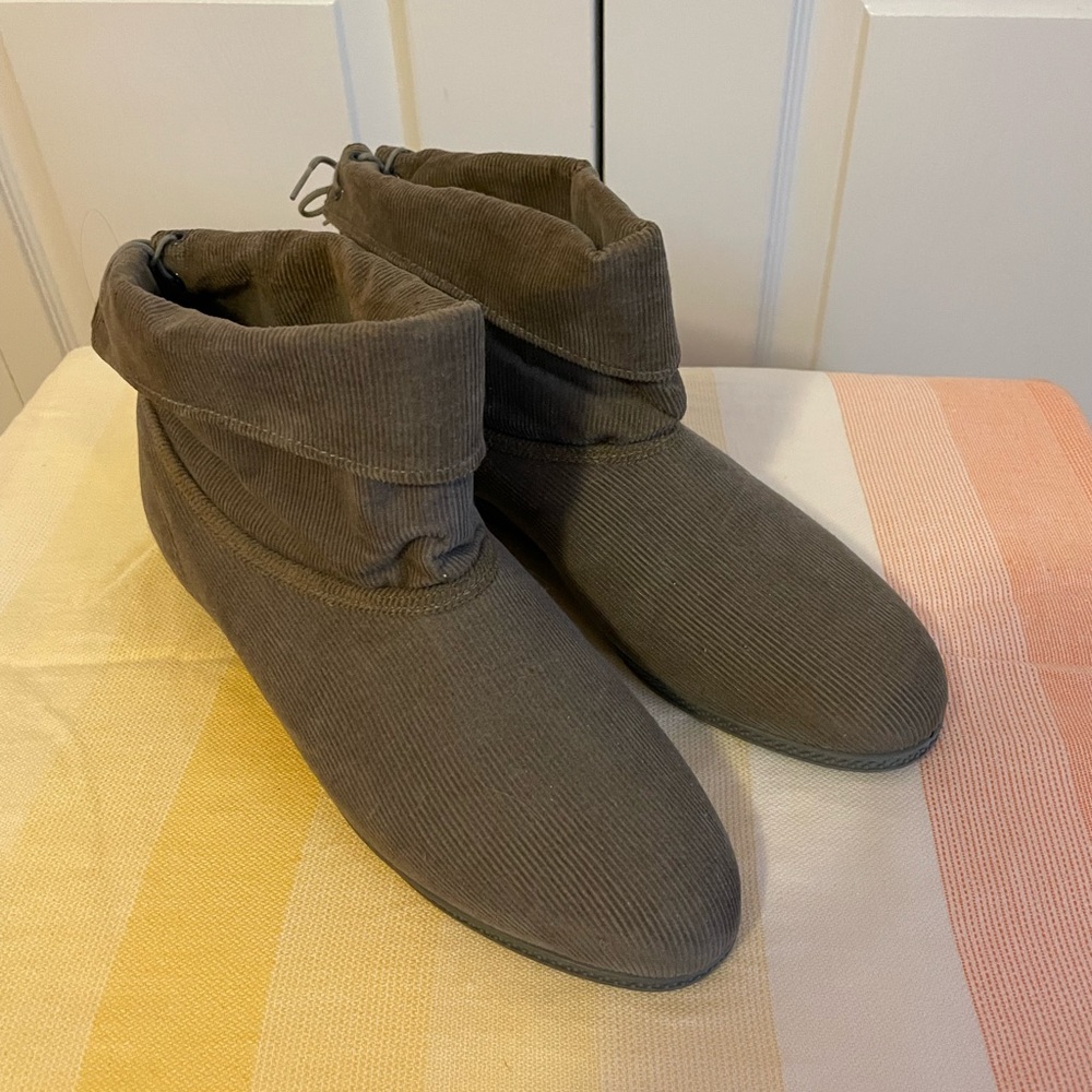 Vintage Light Brown Corduroy Boots Size 9/10